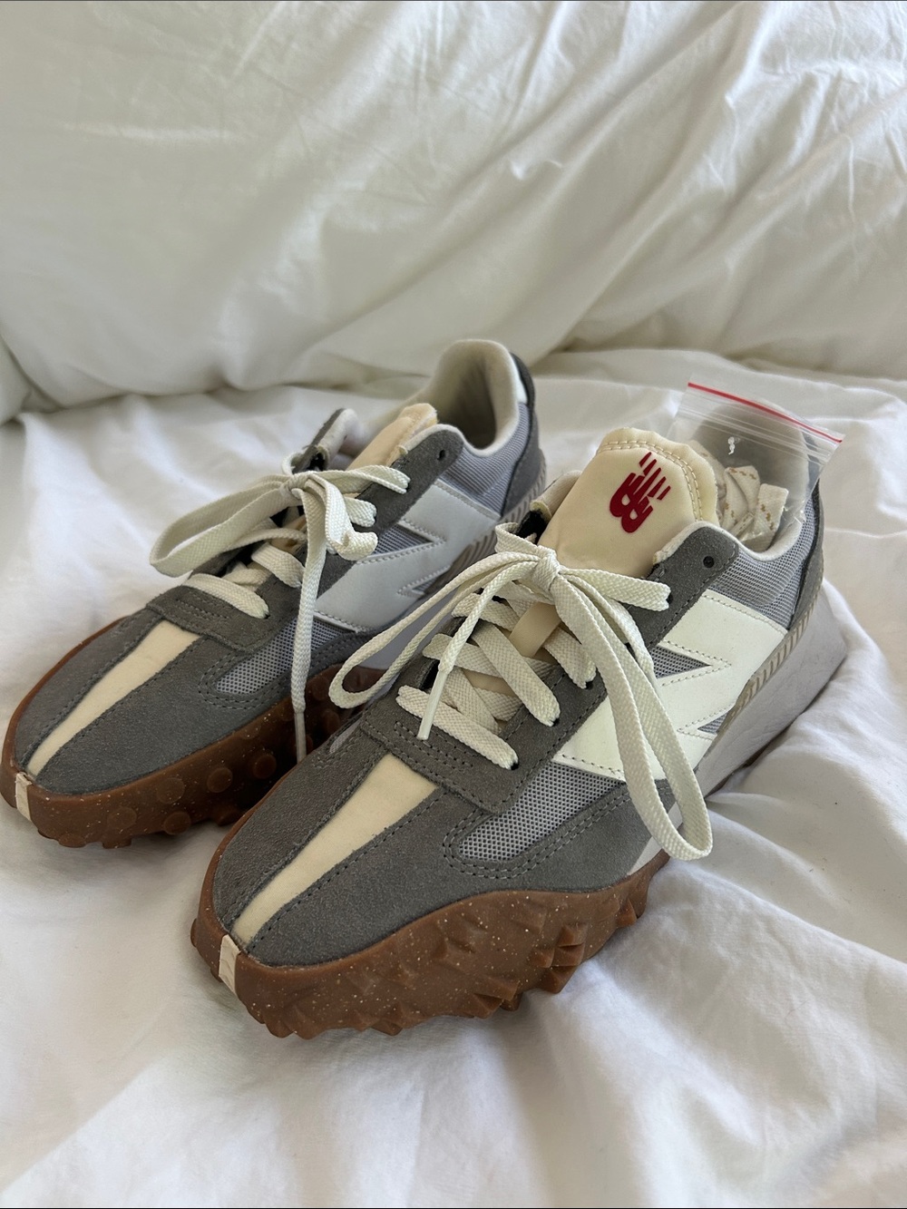 New Balance 327